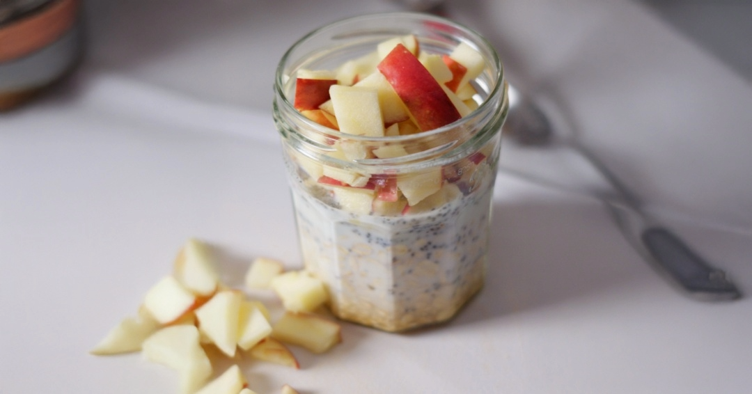 Apple cinnamon overnight oats in a mason jar